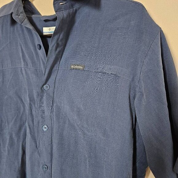 Columbia Short Sleeved Button Down Shirt - Picture 2 of 8
